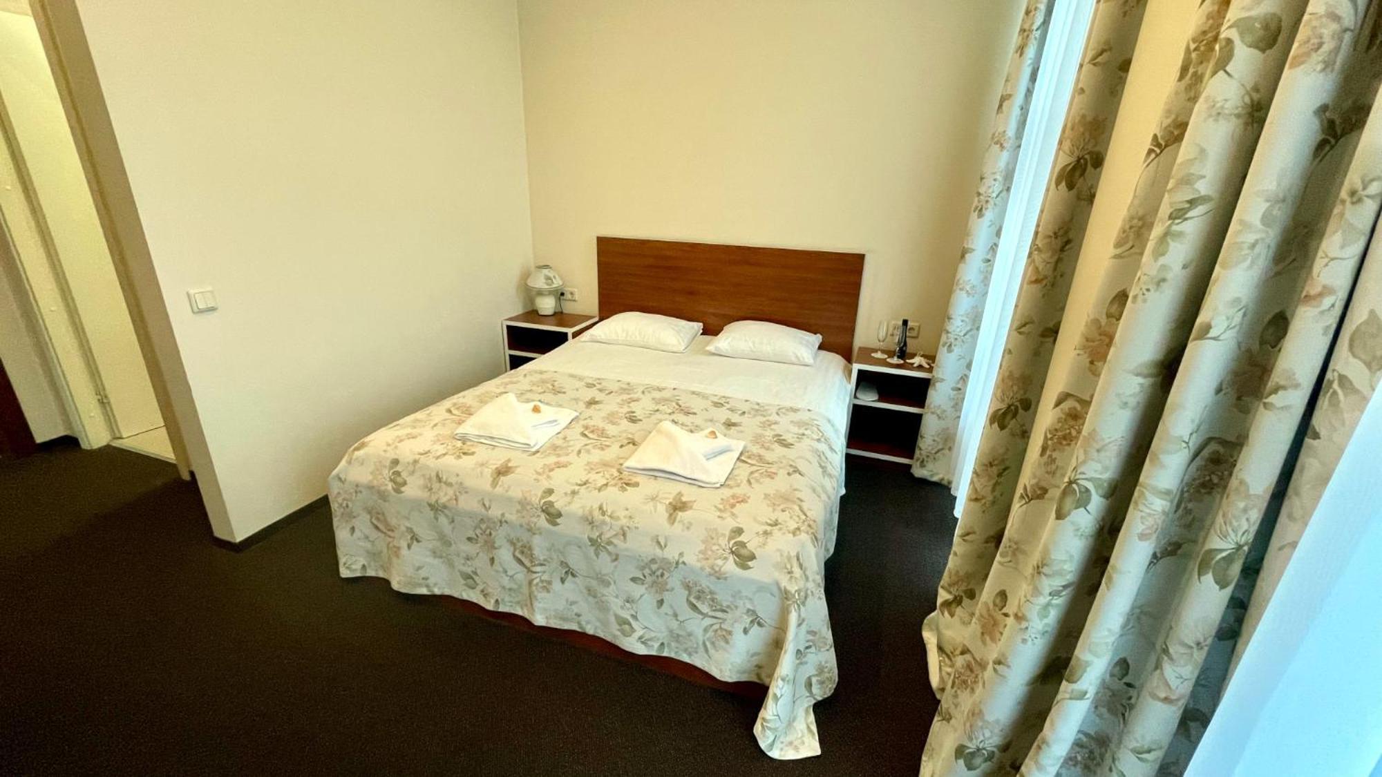 Riga Unimars Hotel Екстериор снимка