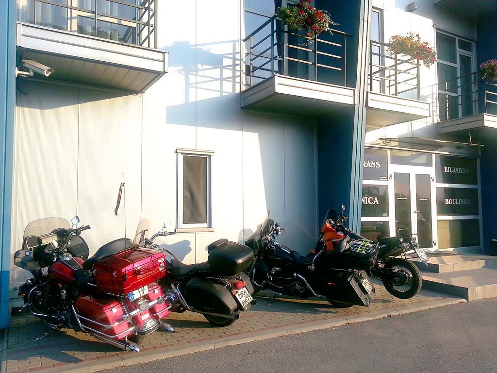 Riga Unimars Hotel Екстериор снимка